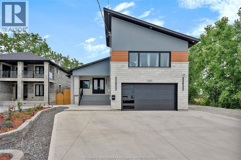 2585 KENORA STREET - 1