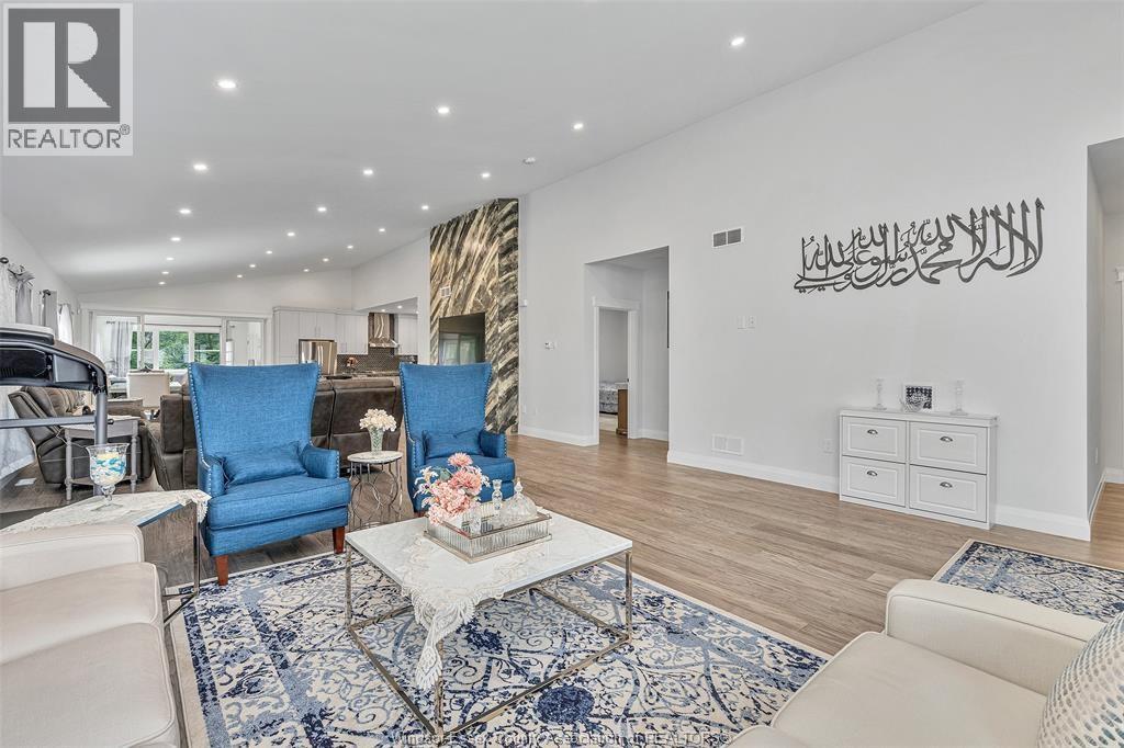 2585 KENORA STREET - 13