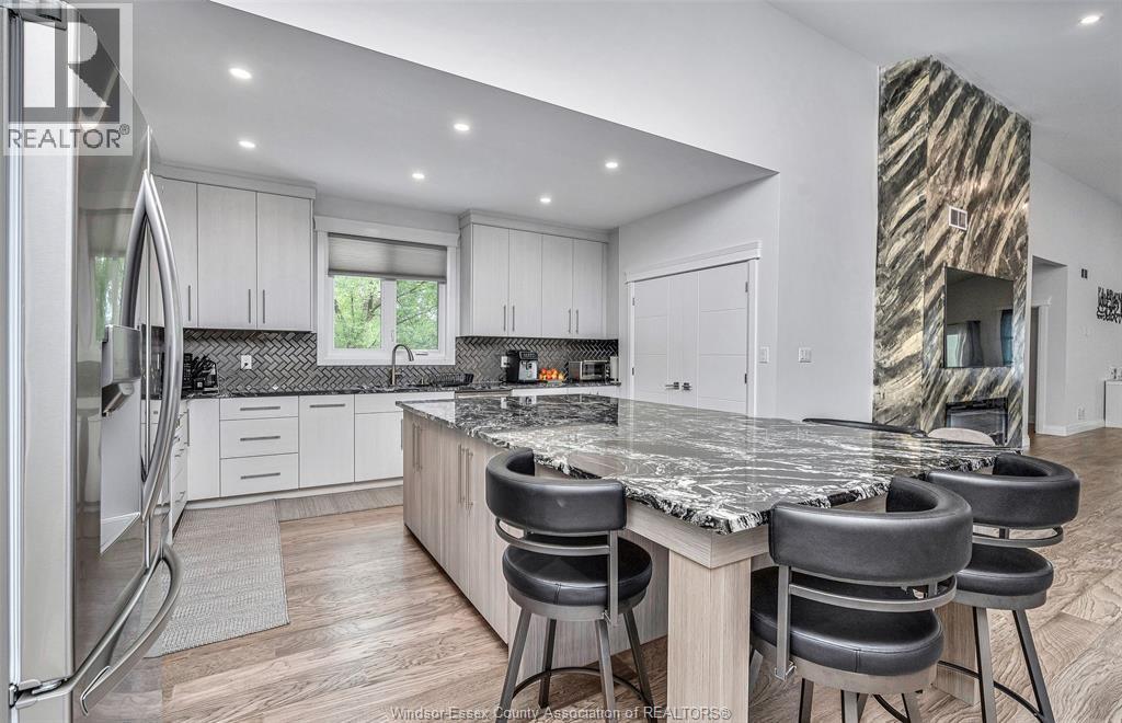 2585 KENORA STREET - 21