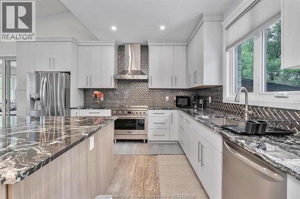 2585 KENORA STREET - 23