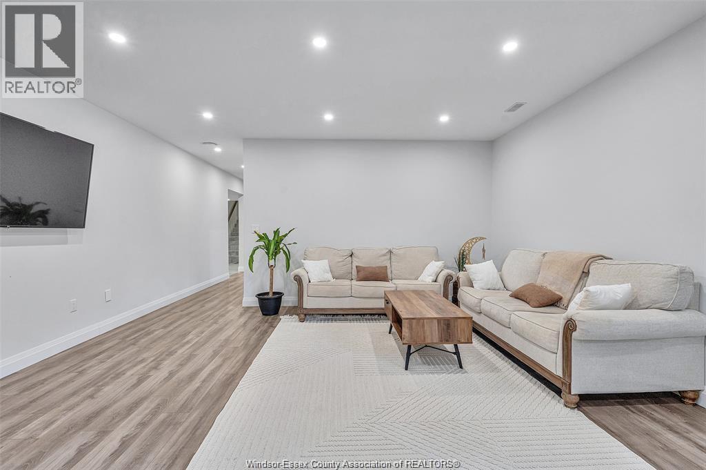 2585 KENORA STREET - 39