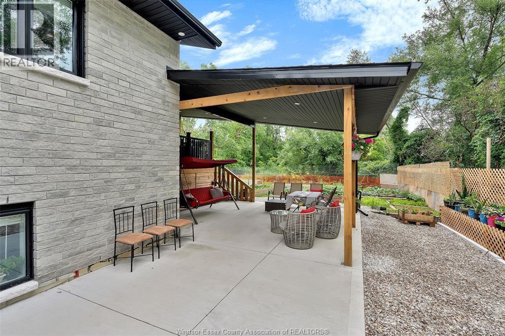 2585 KENORA STREET - 4