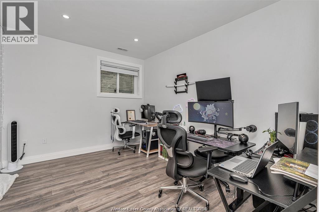 2585 KENORA STREET - 45