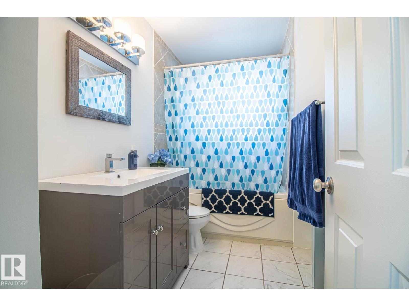 15922 92 AV NW - 20