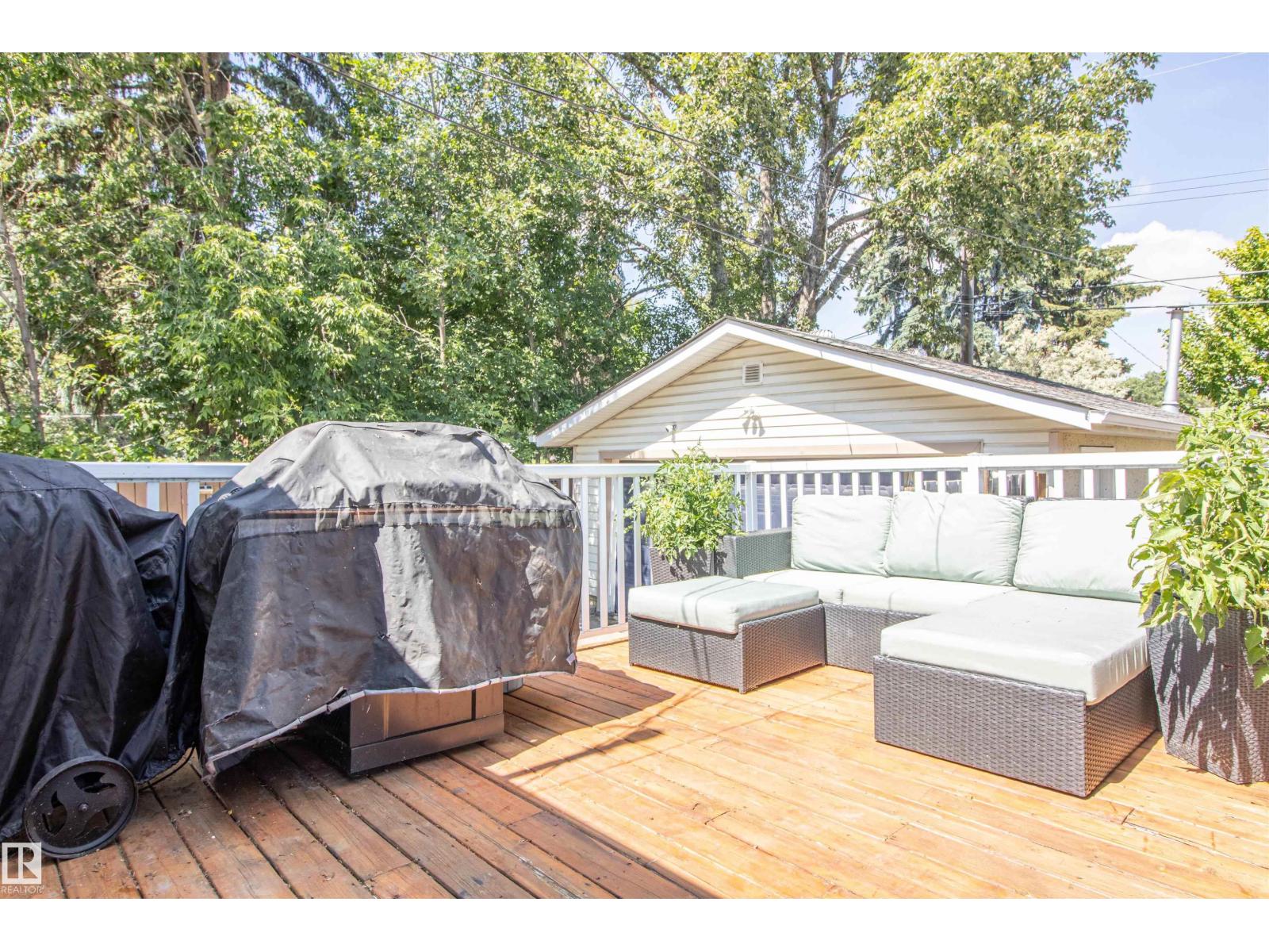 15922 92 AV NW - 41