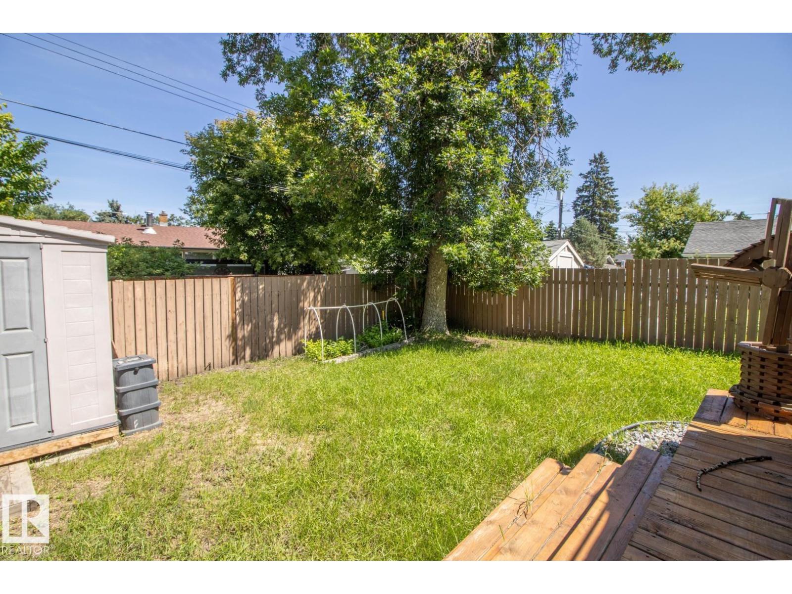 15922 92 AV NW - 42