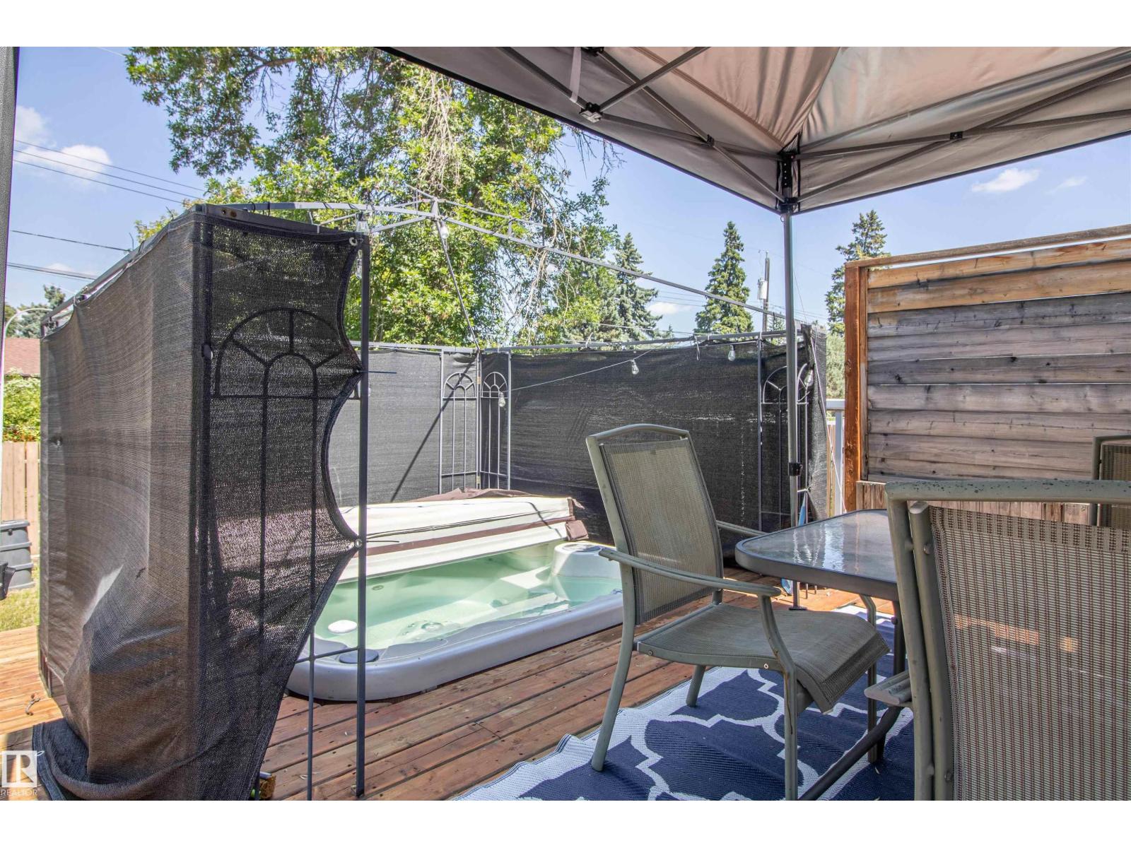 15922 92 AV NW - 37