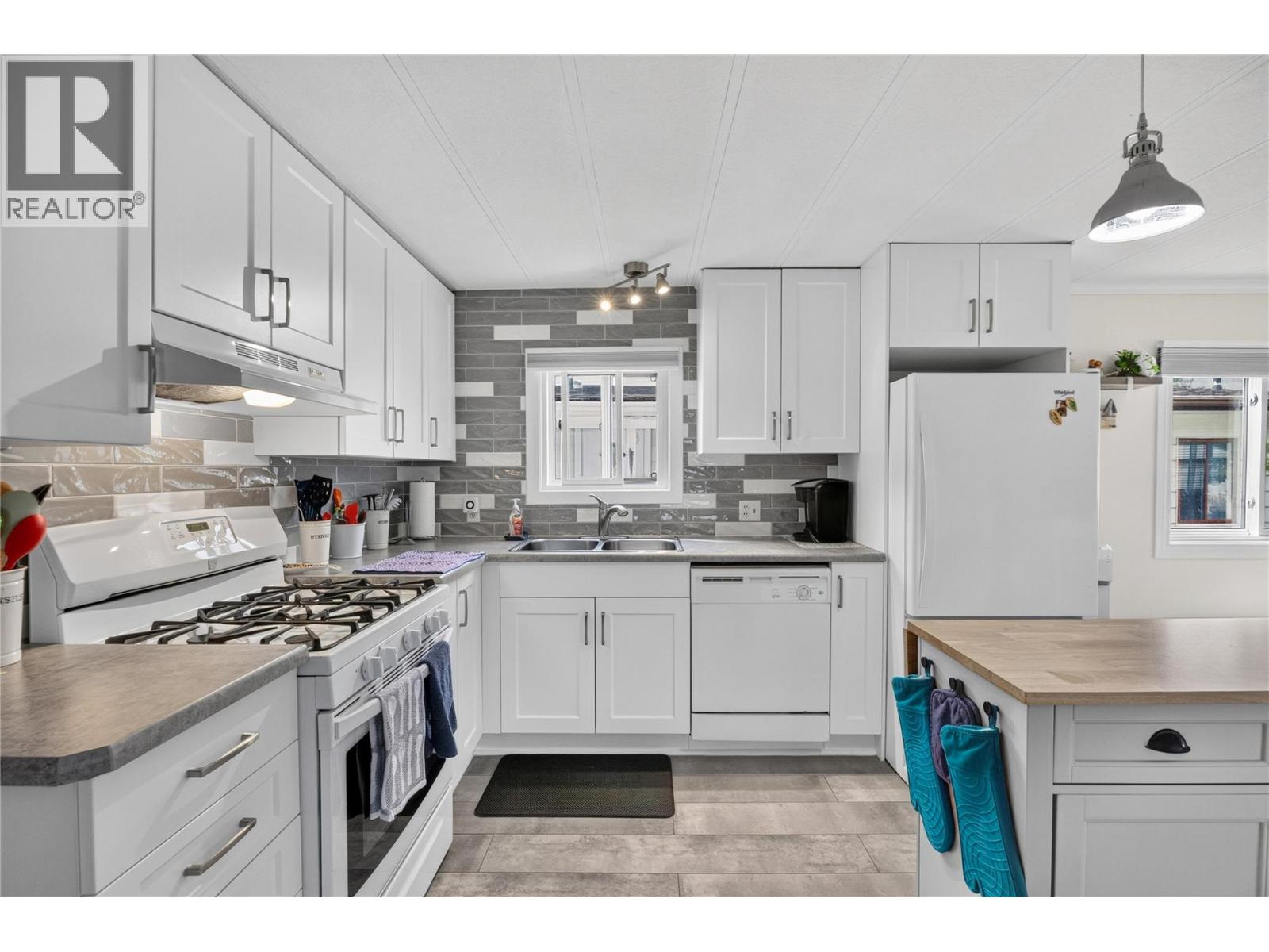 #F25 4505 McLean Creek Road - 2