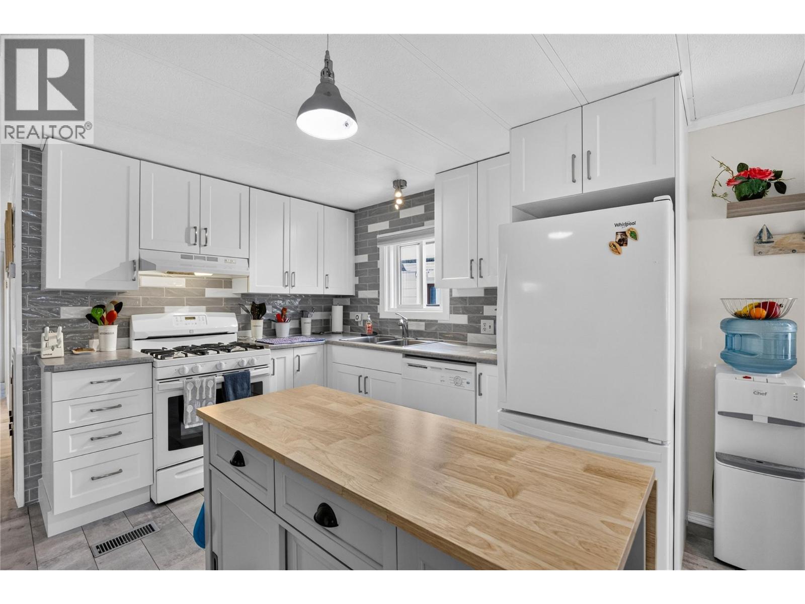 #F25 4505 McLean Creek Road - 3