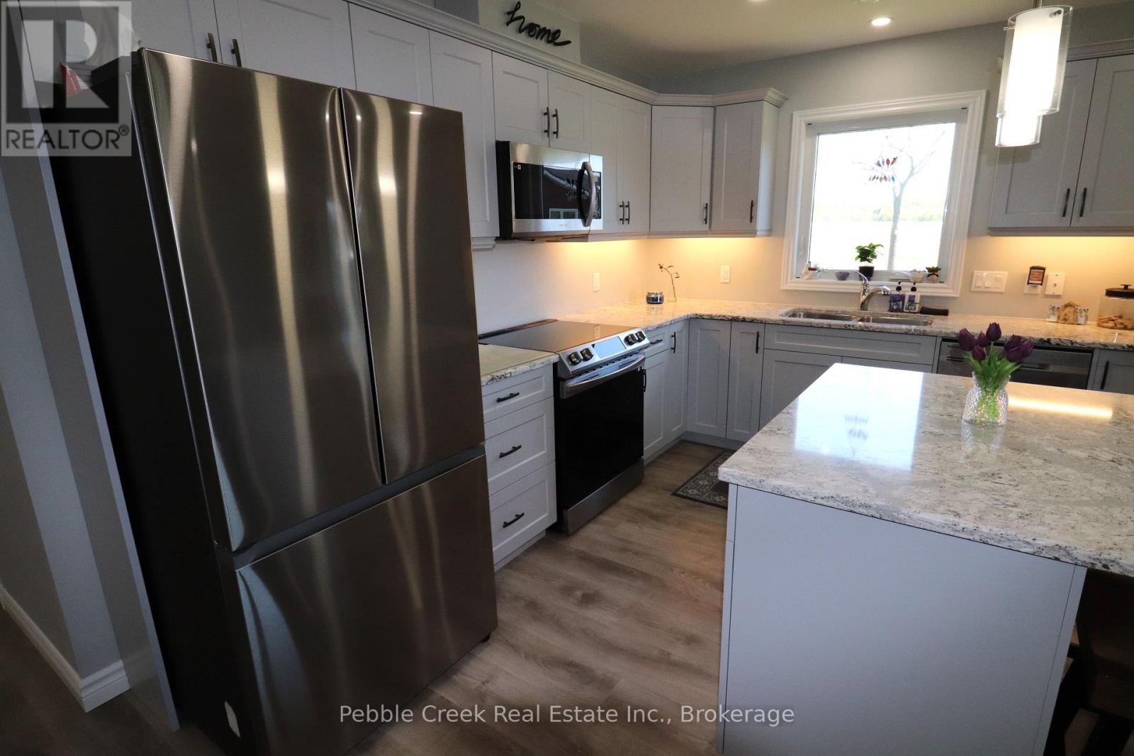 179 LAKE BREEZE DRIVE - 8
