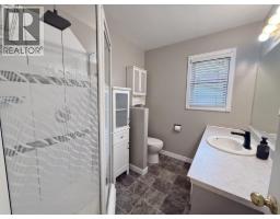 398 Western Avenue, Williams Lake, BC V2G2H7 Photo 12