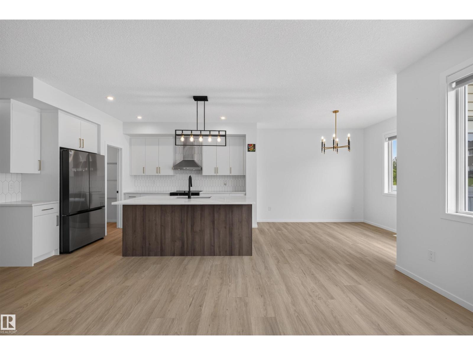 7722 174A AV NW, Crystallina Nera West, Edmonton photo 2