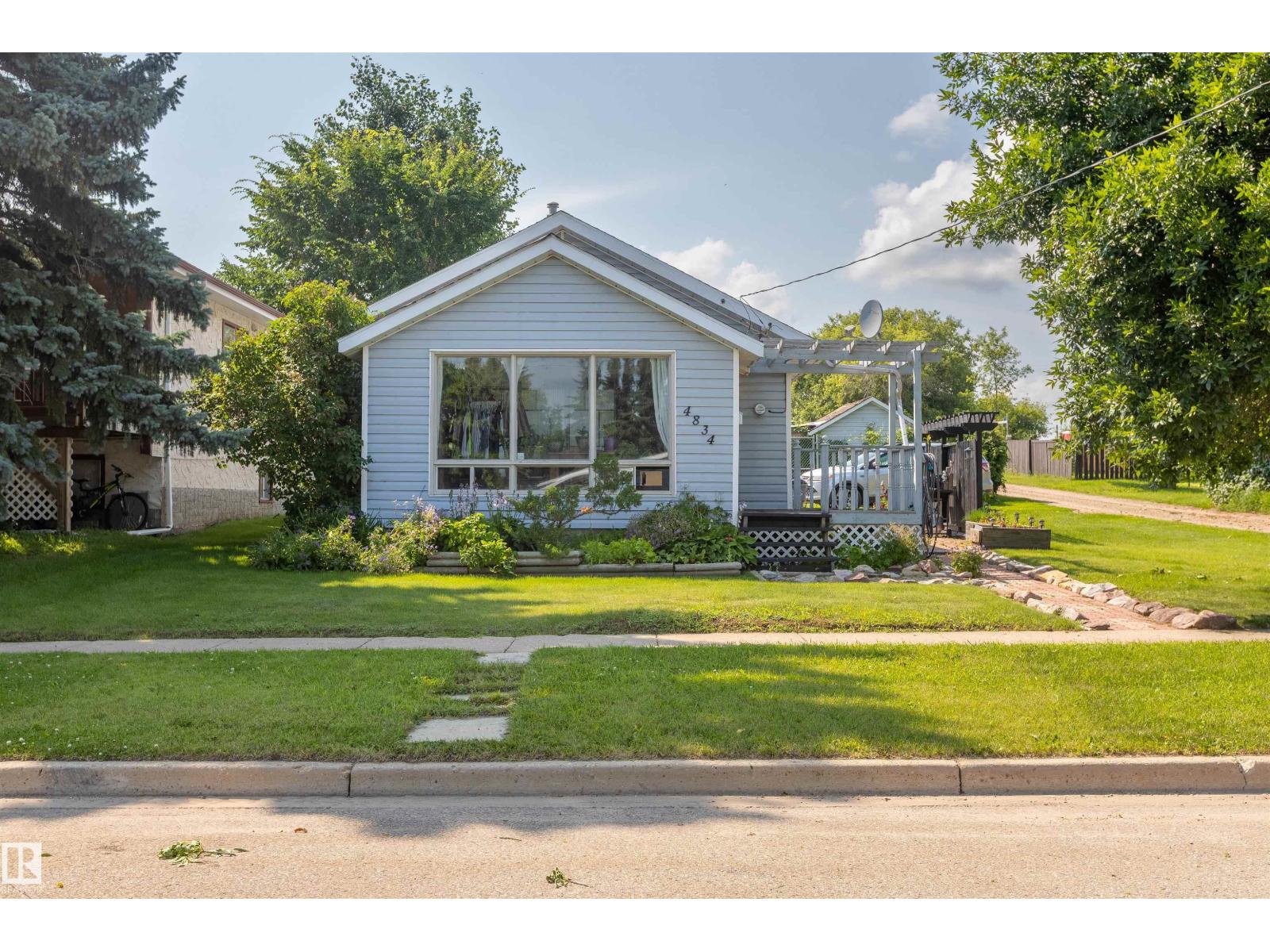 4834 51 ST - 1
