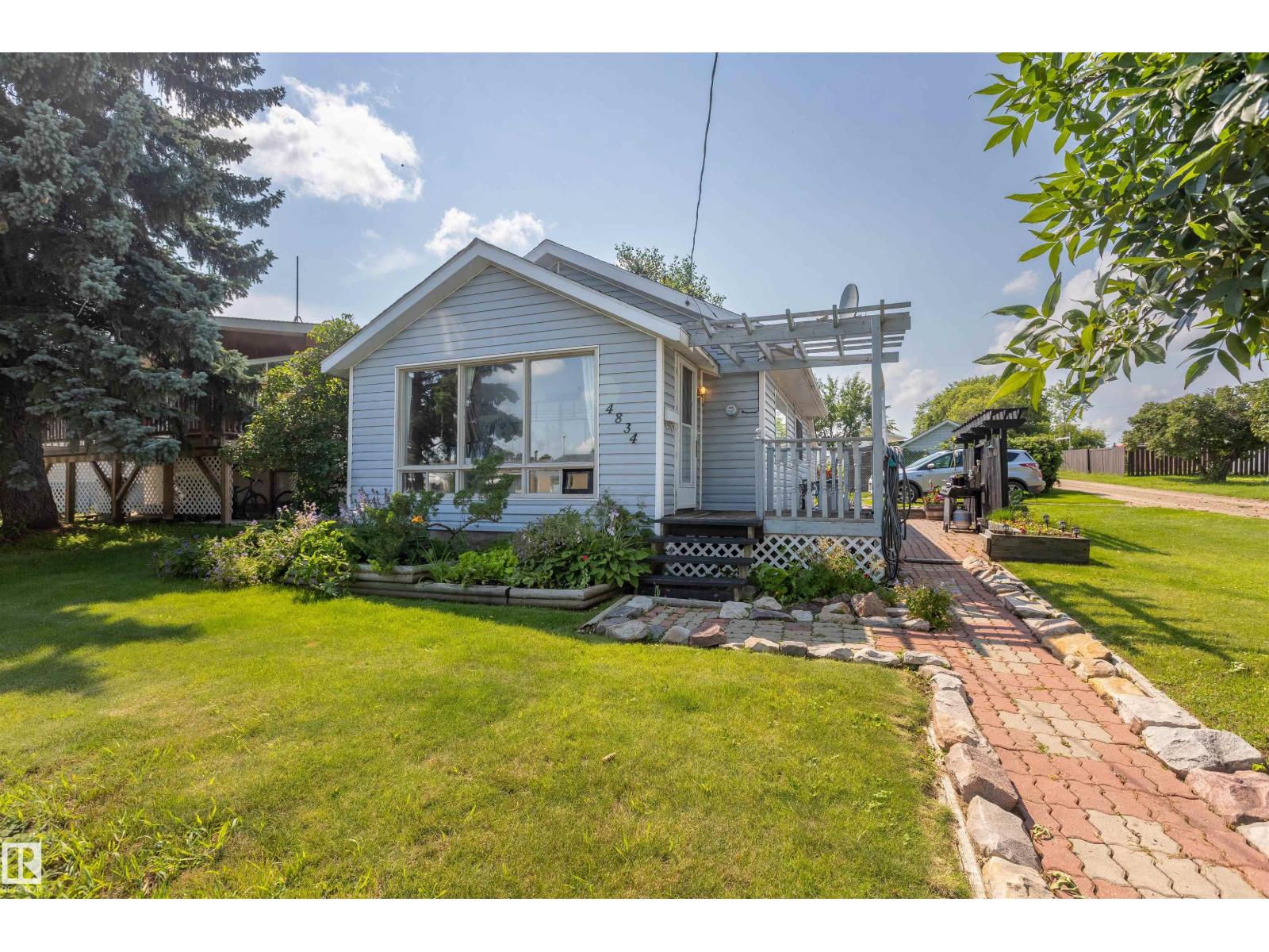 4834 51 ST - 2