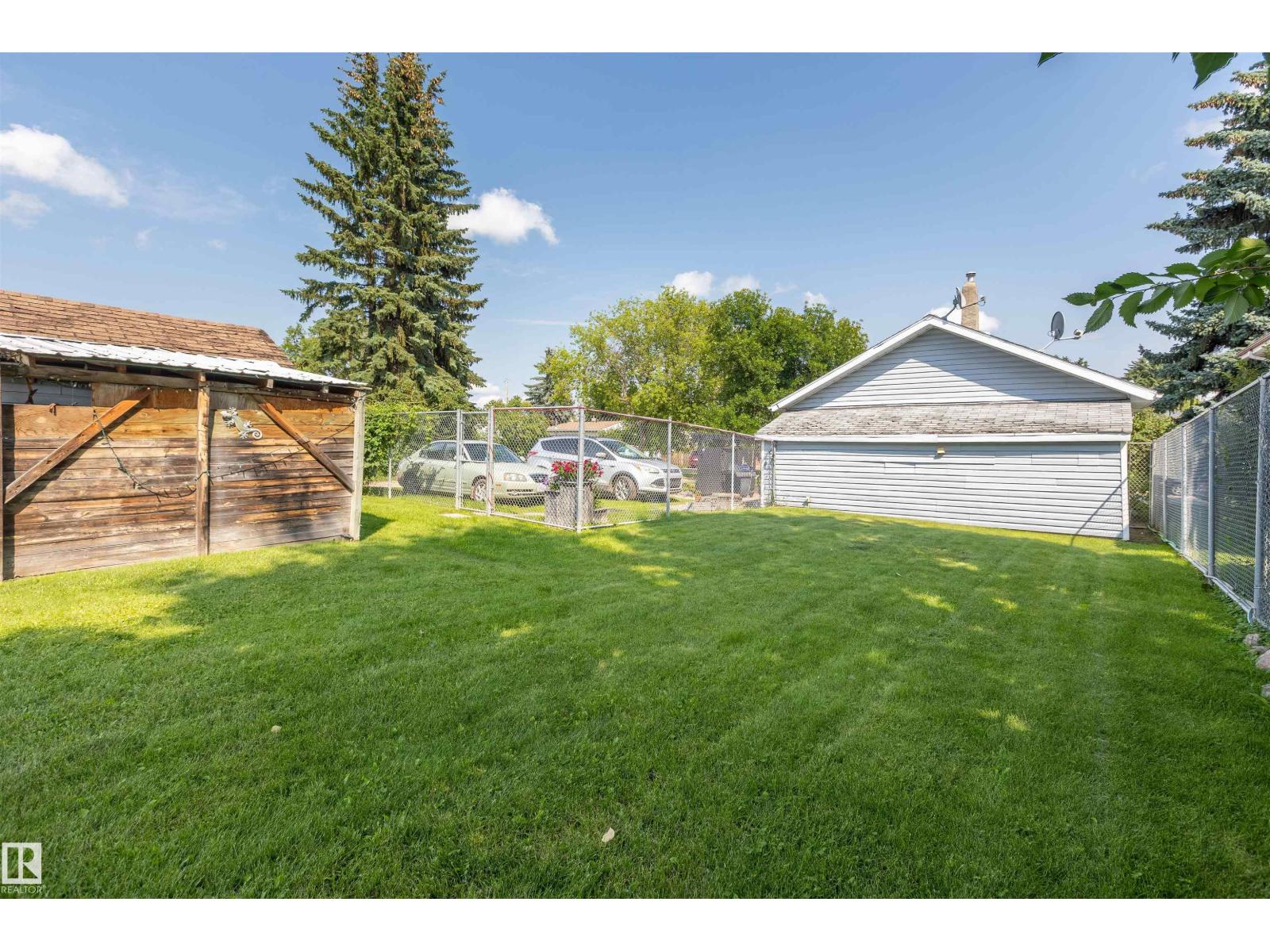 4834 51 ST - 21