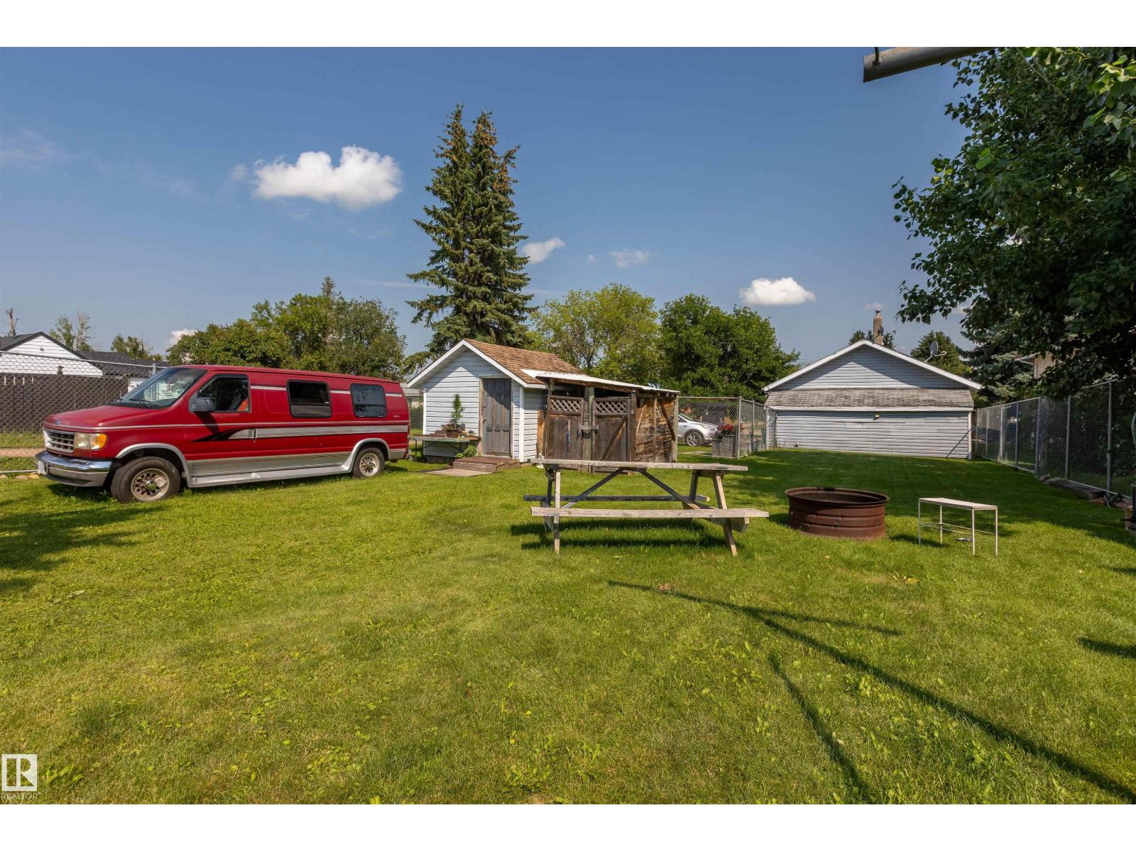 4834 51 ST - Image 25