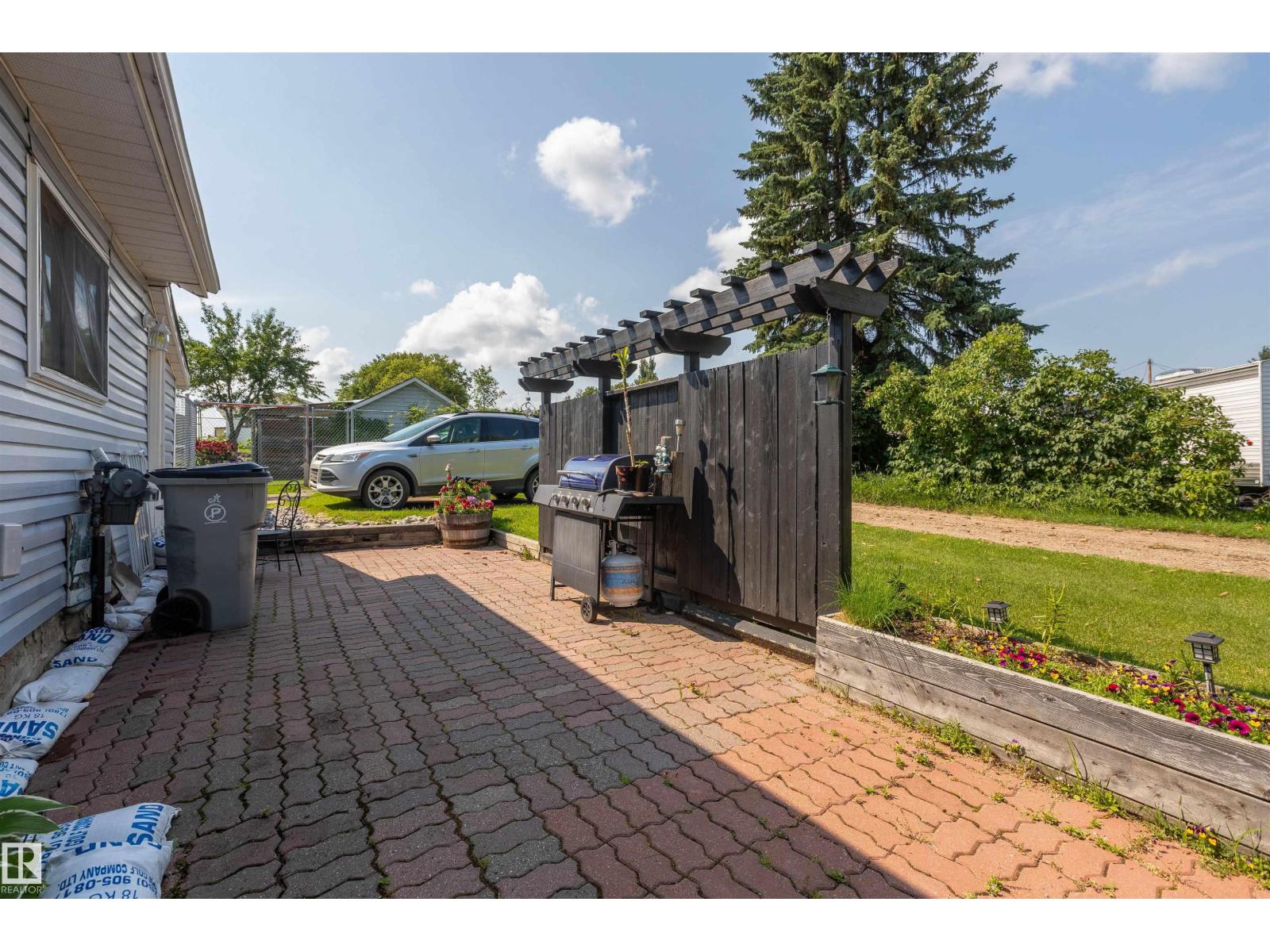 4834 51 ST - Image 29