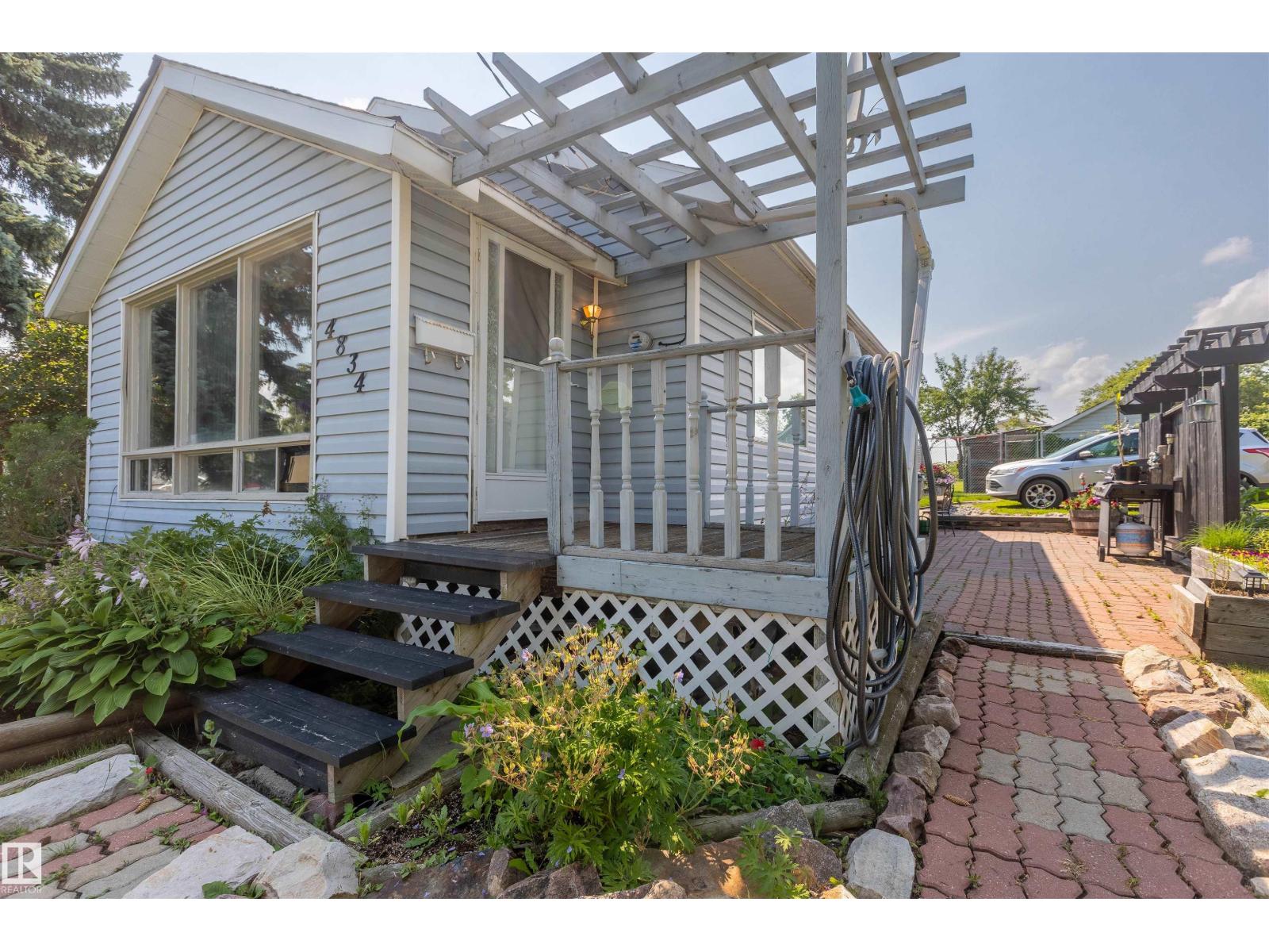 4834 51 ST - Image 30
