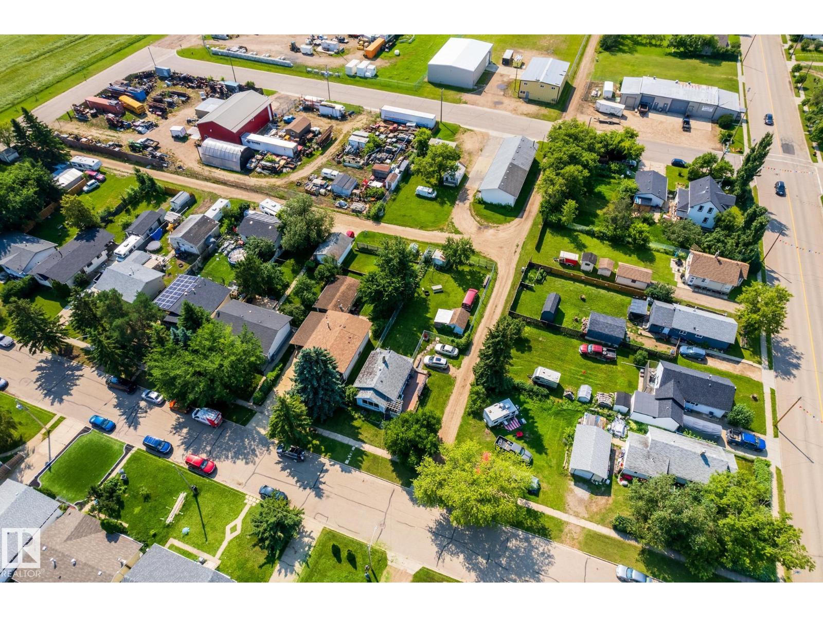 4834 51 ST - Image 35