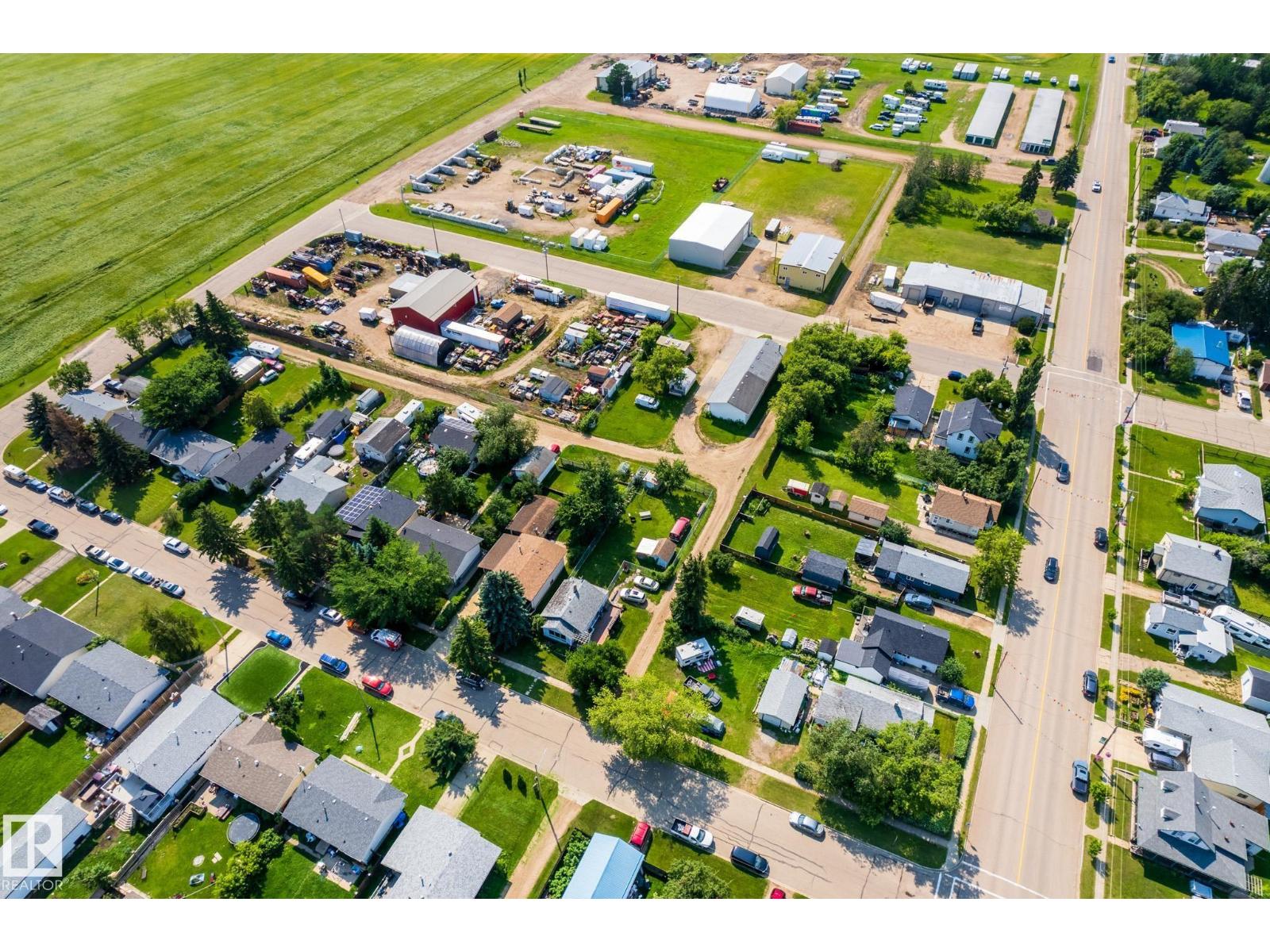 4834 51 ST - Image 36
