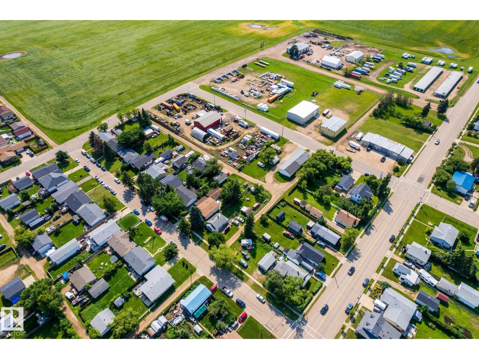 4834 51 ST - Image 37