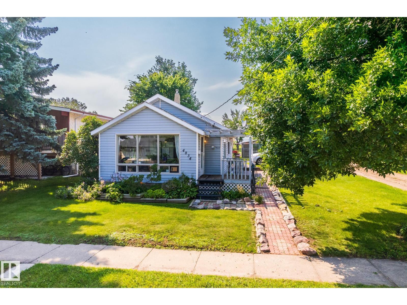 4834 51 ST - 43