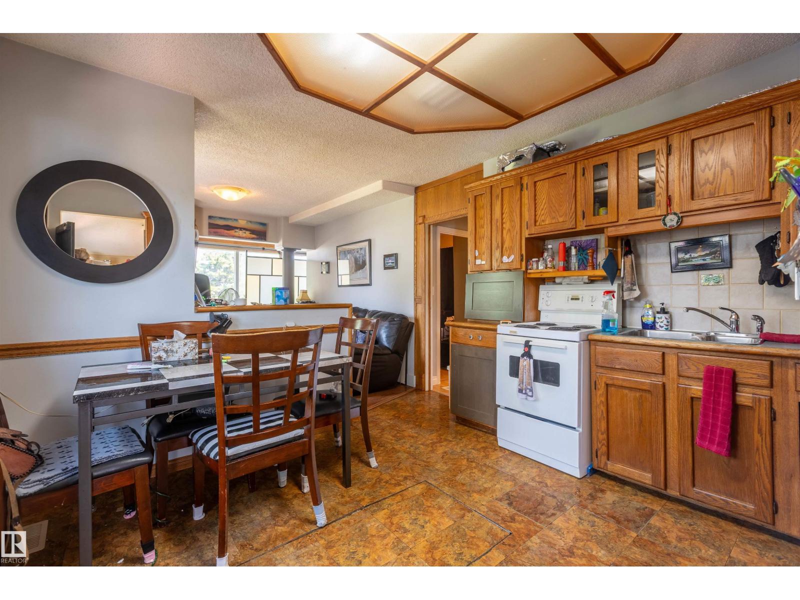 4834 51 ST - Image 6