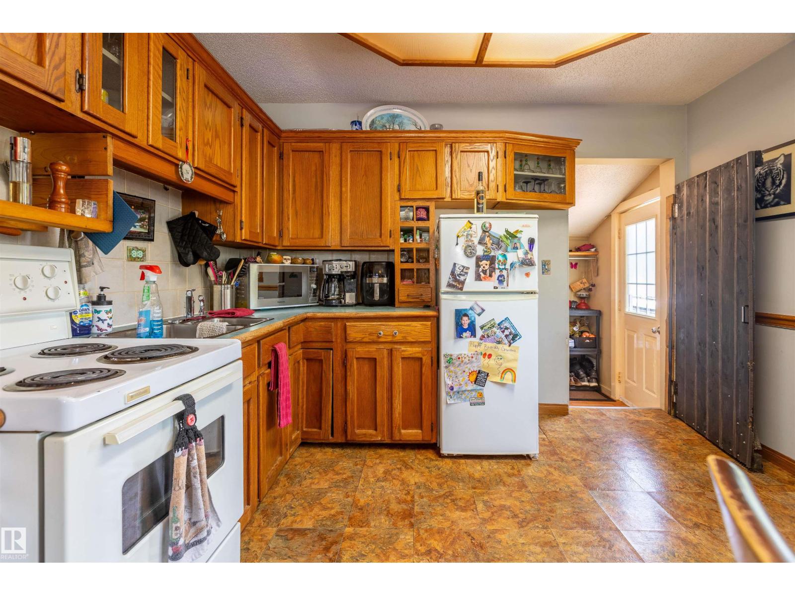 4834 51 ST - Image 8