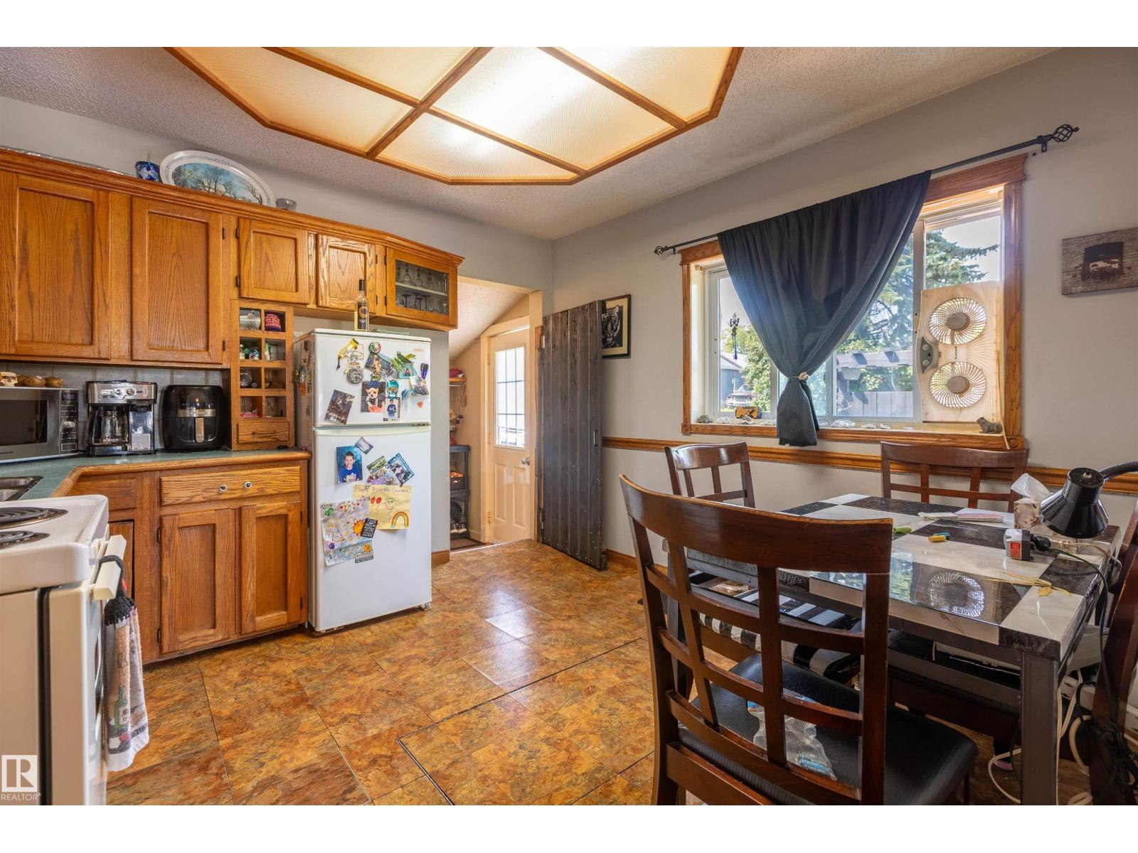 4834 51 ST - Image 9