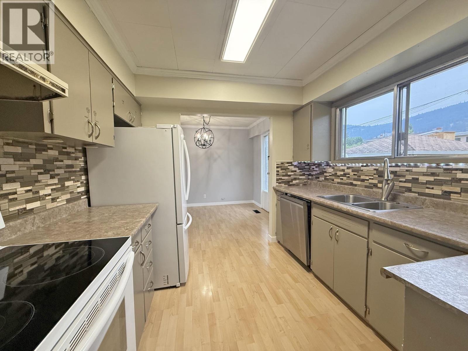 398 WESTERN AVENUE - Image 3