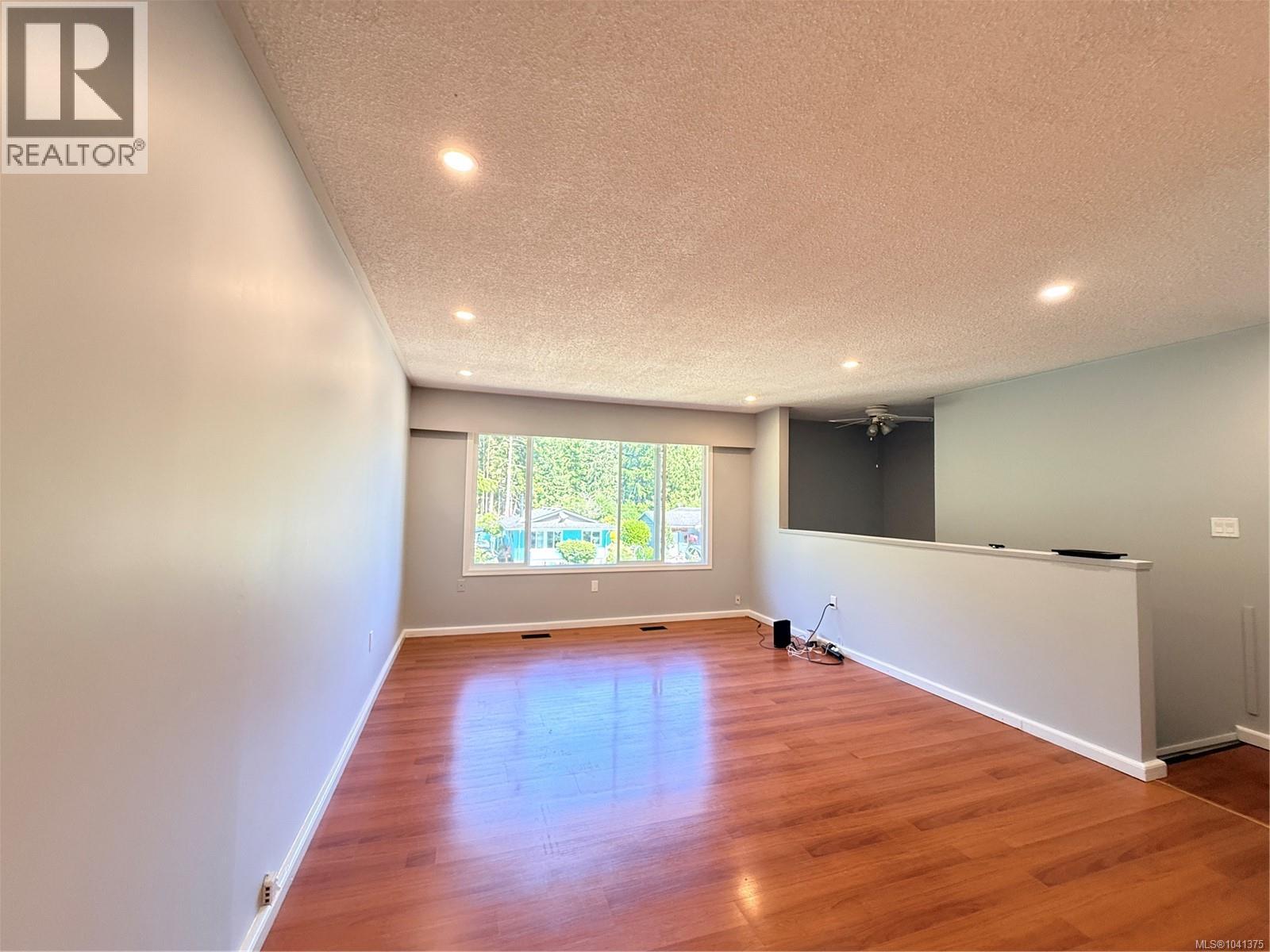 7810 Daphne St - 5