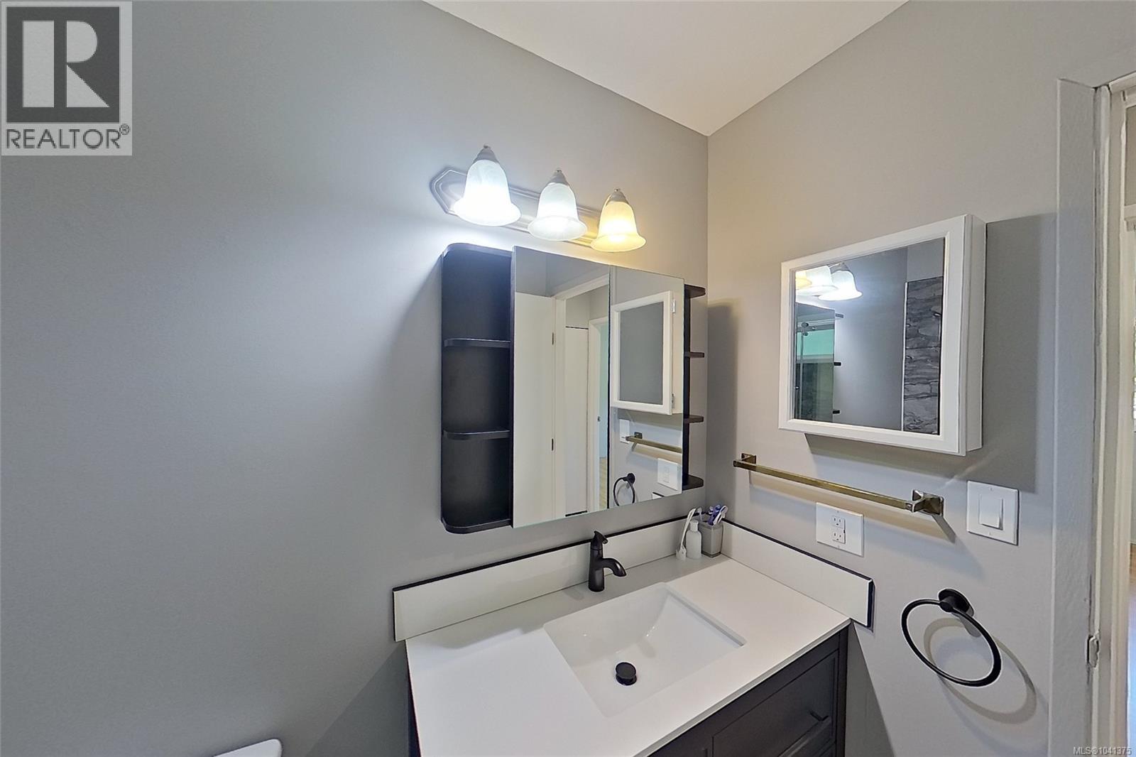 7810 Daphne St - 15