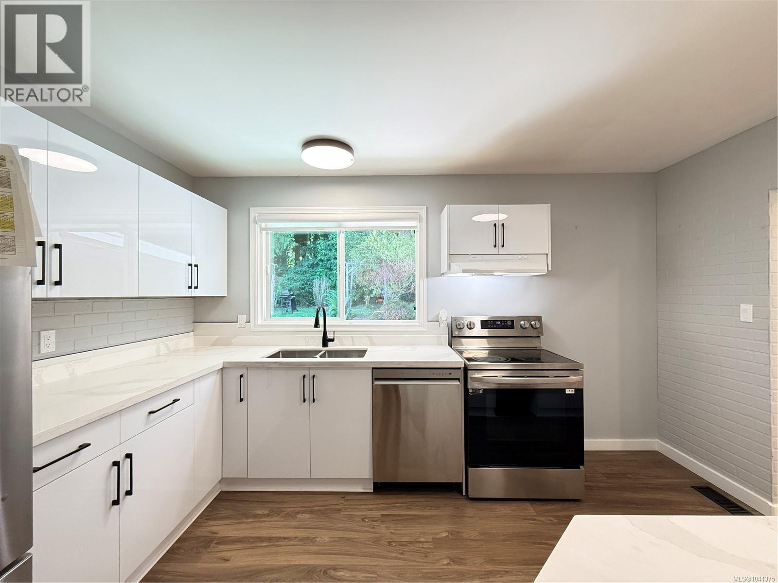 7810 Daphne St - 12