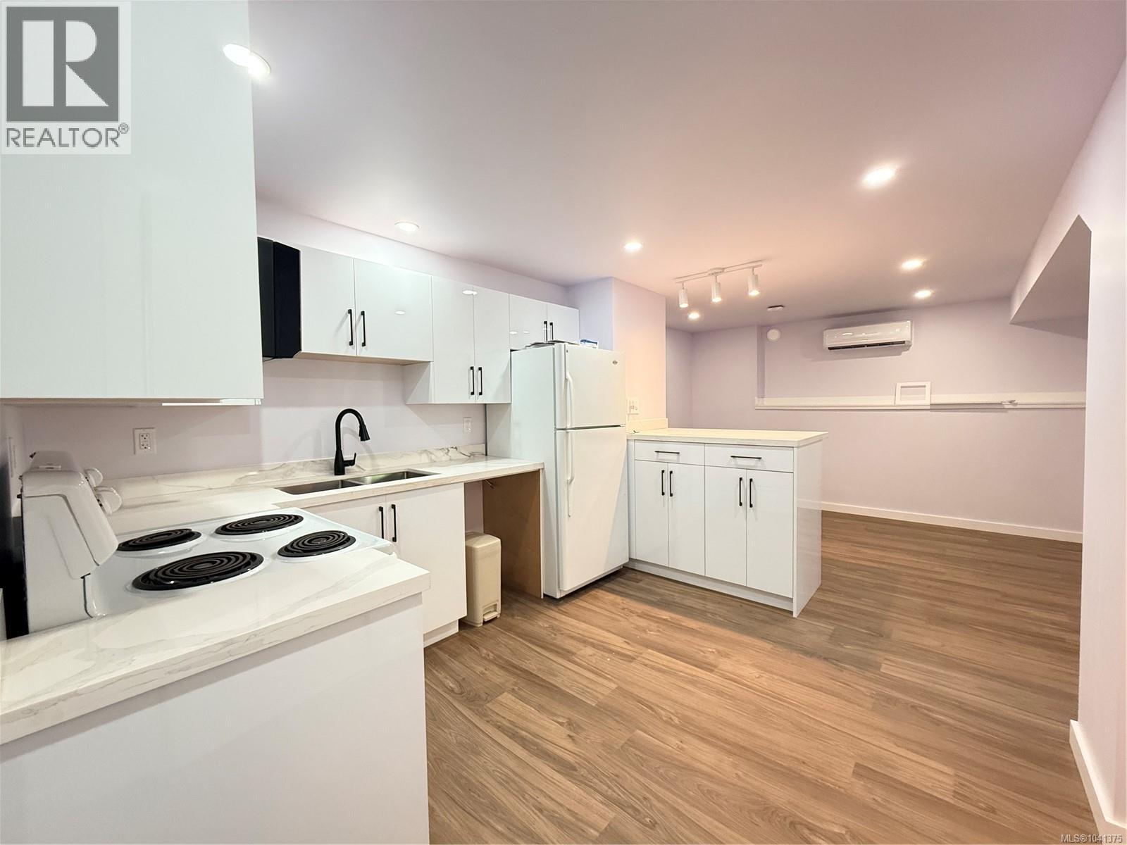 7810 Daphne St - 22