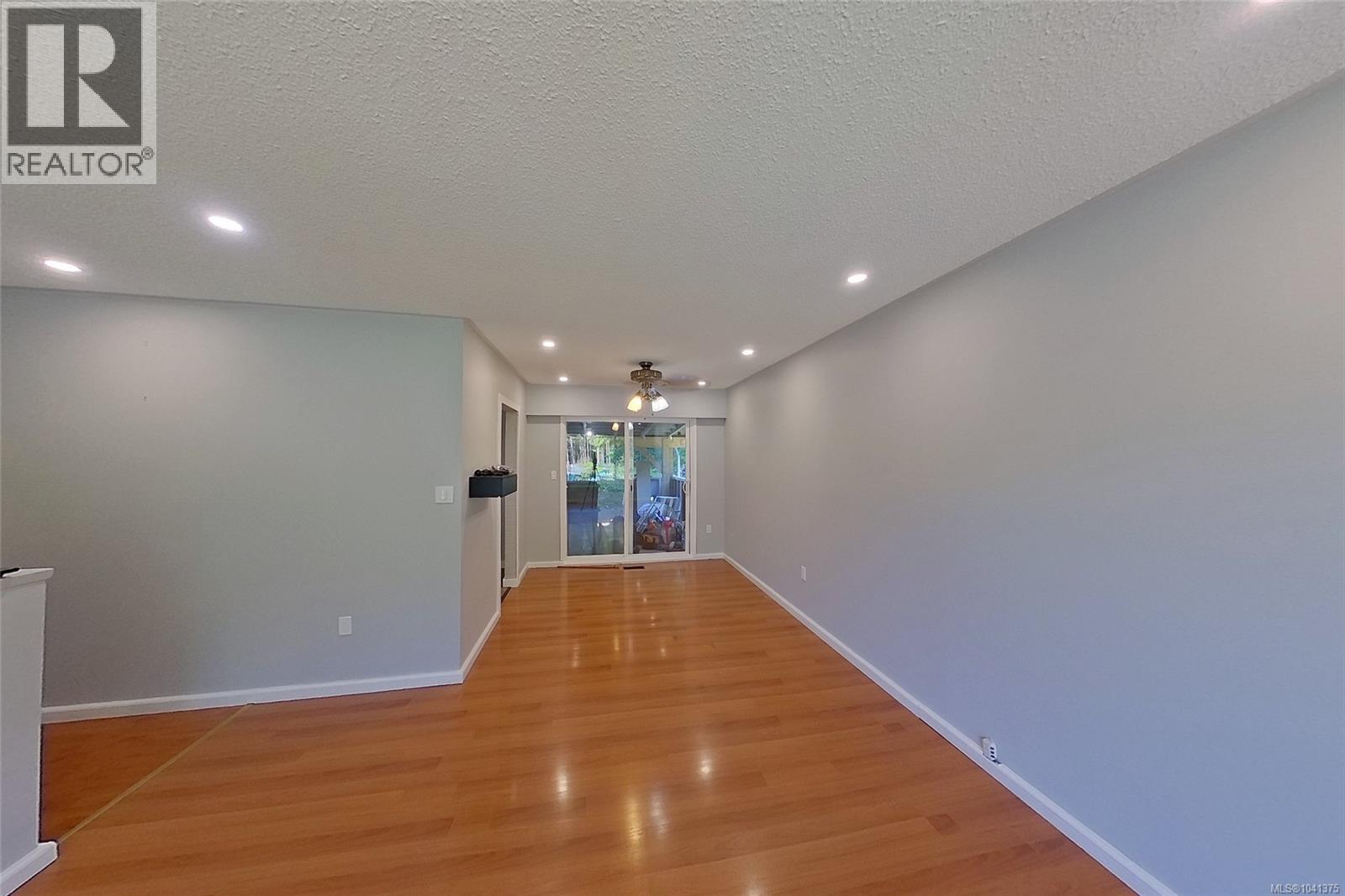 7810 Daphne St - 7