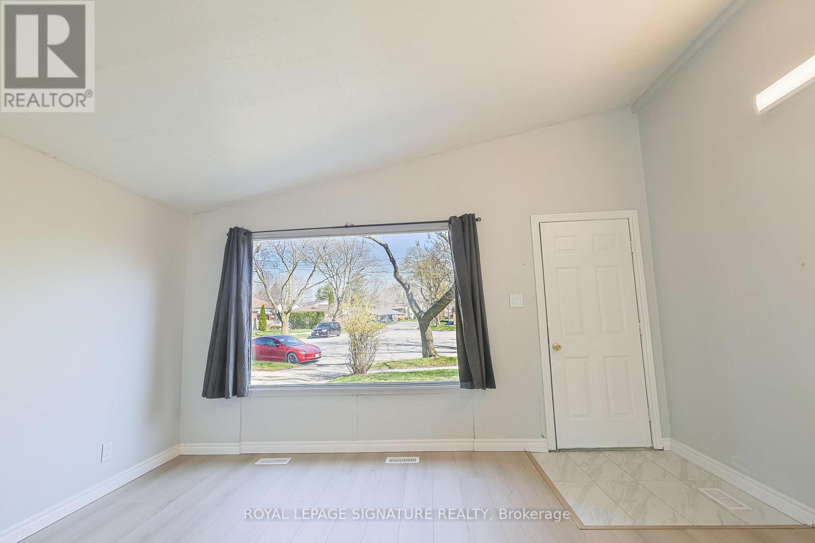 14 BENADAIR COURT - 36