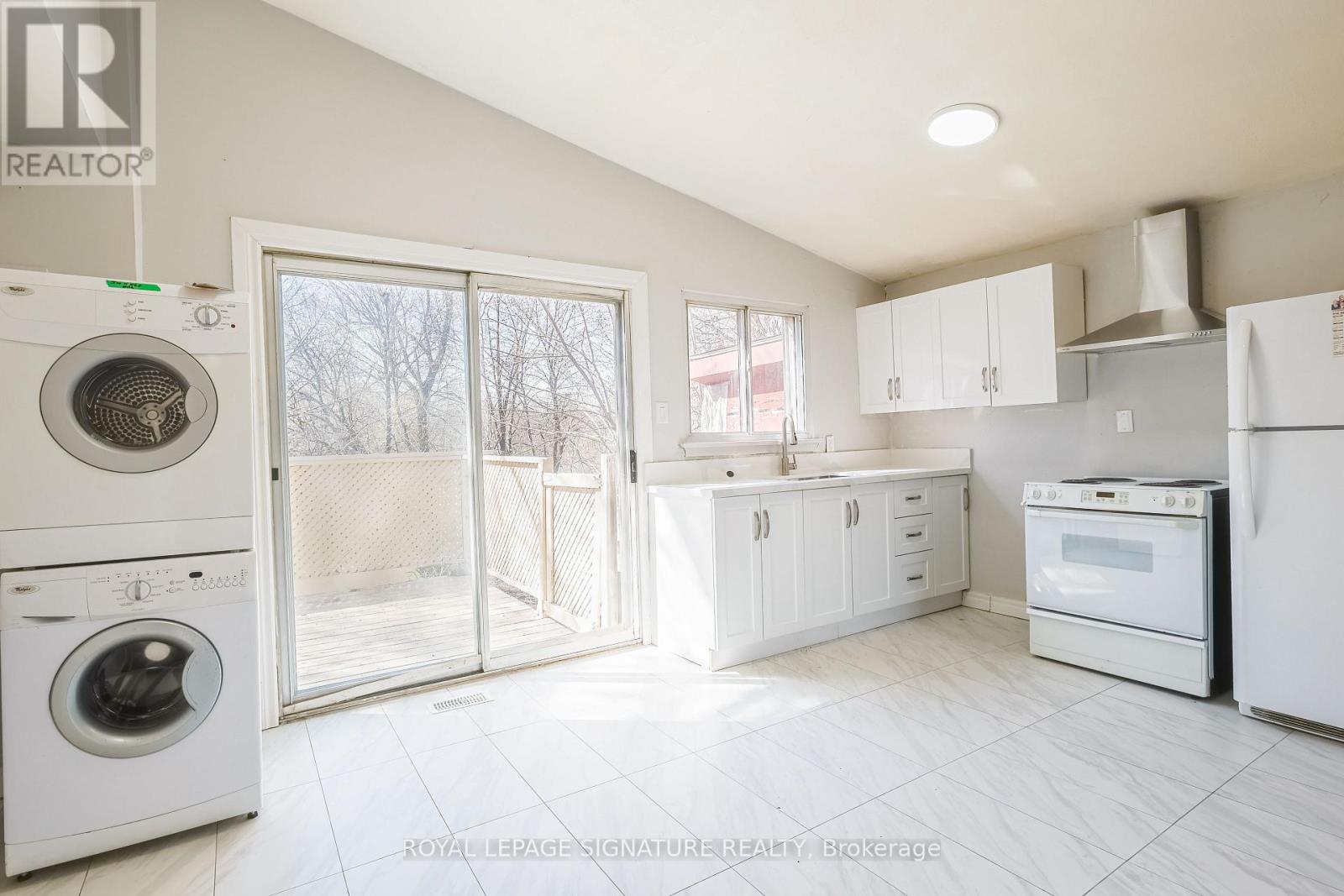 14 BENADAIR COURT - Image 8