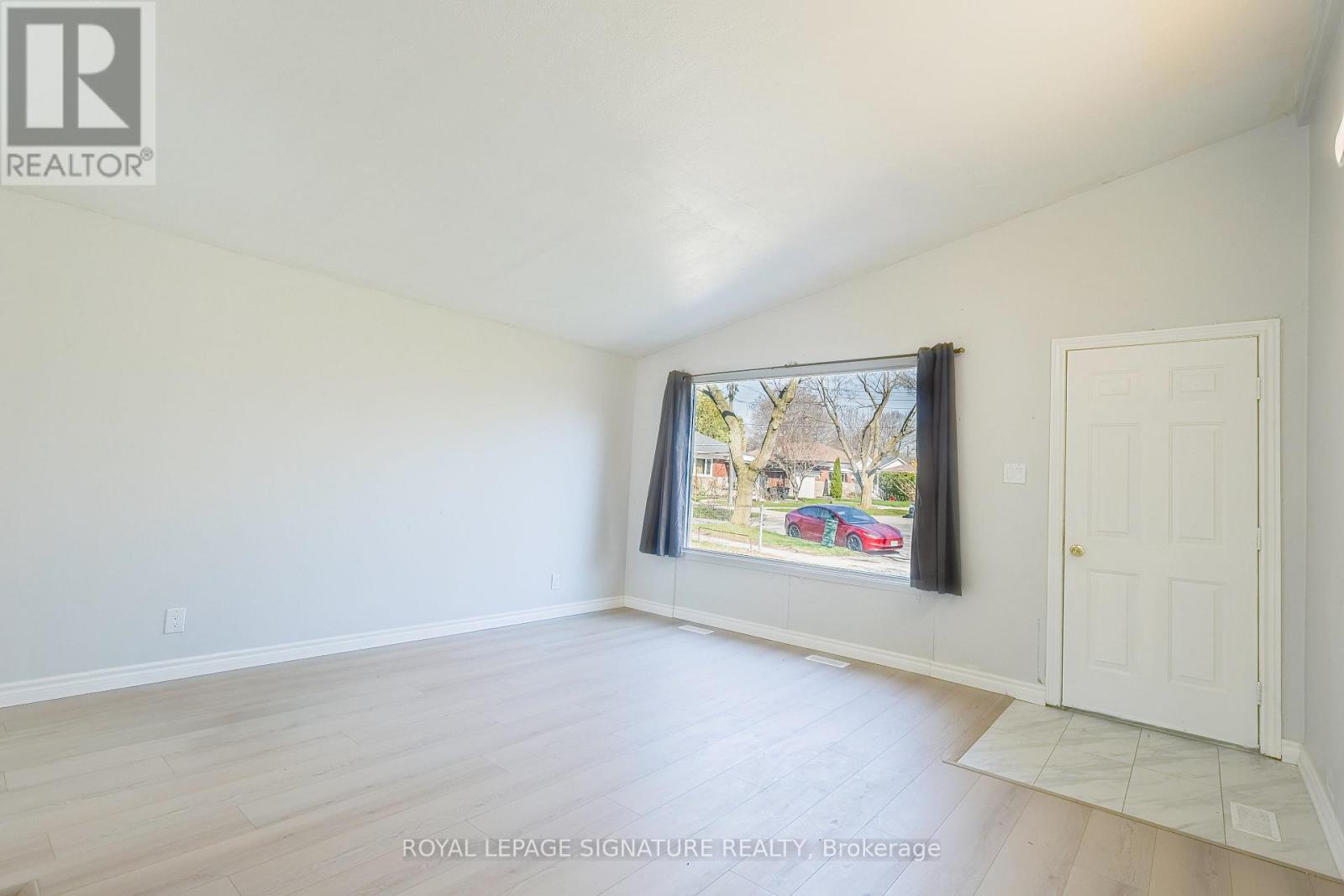 14 BENADAIR COURT - Image 9