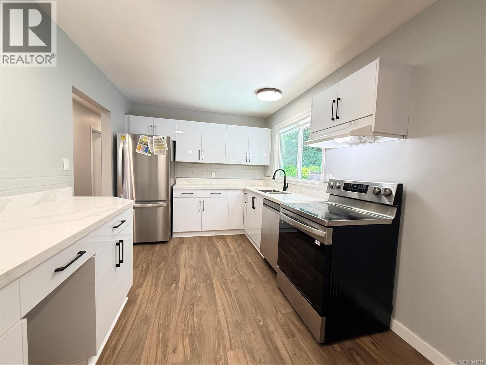 7810 Daphne St - 11
