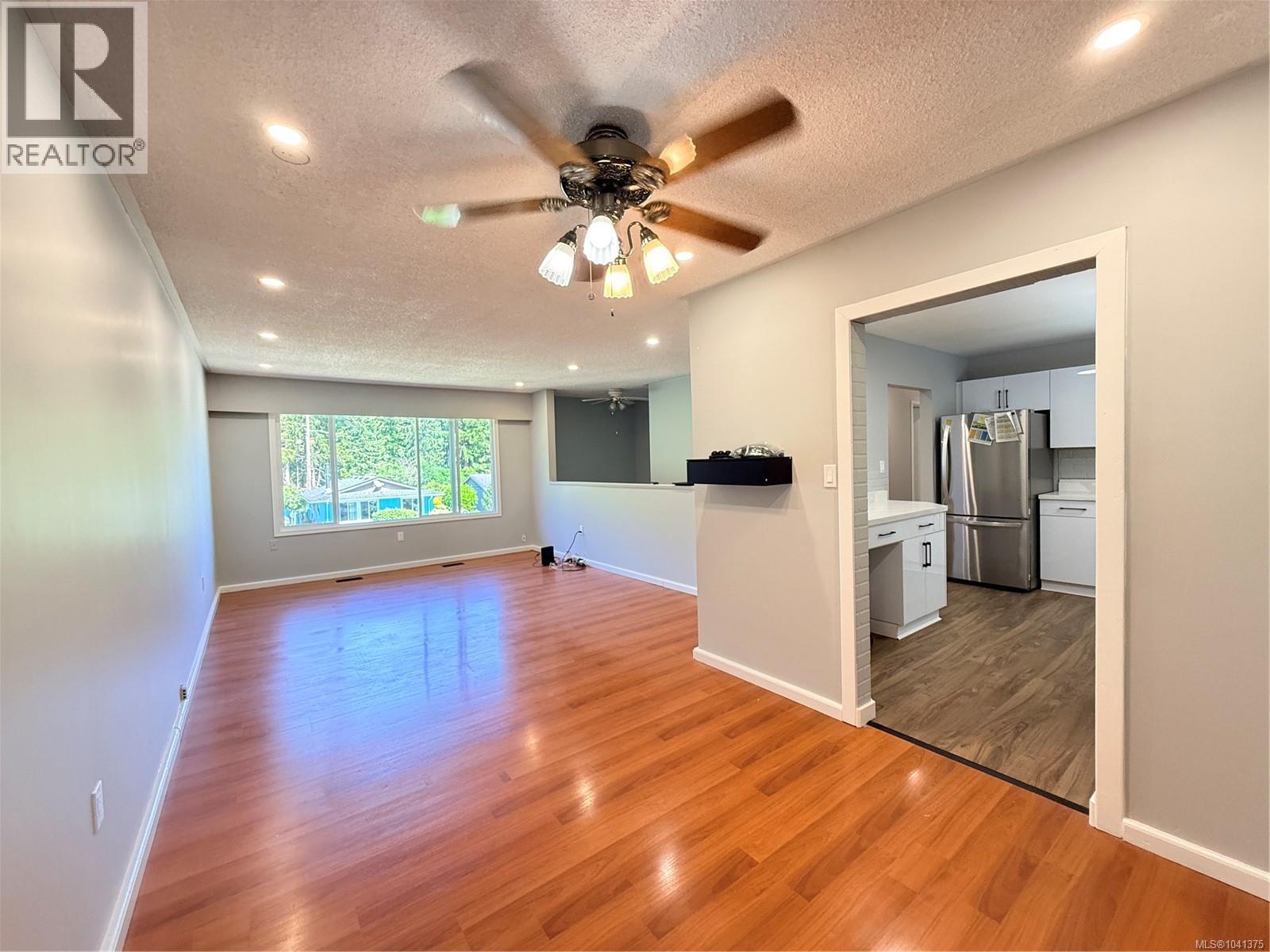 7810 Daphne St - 8