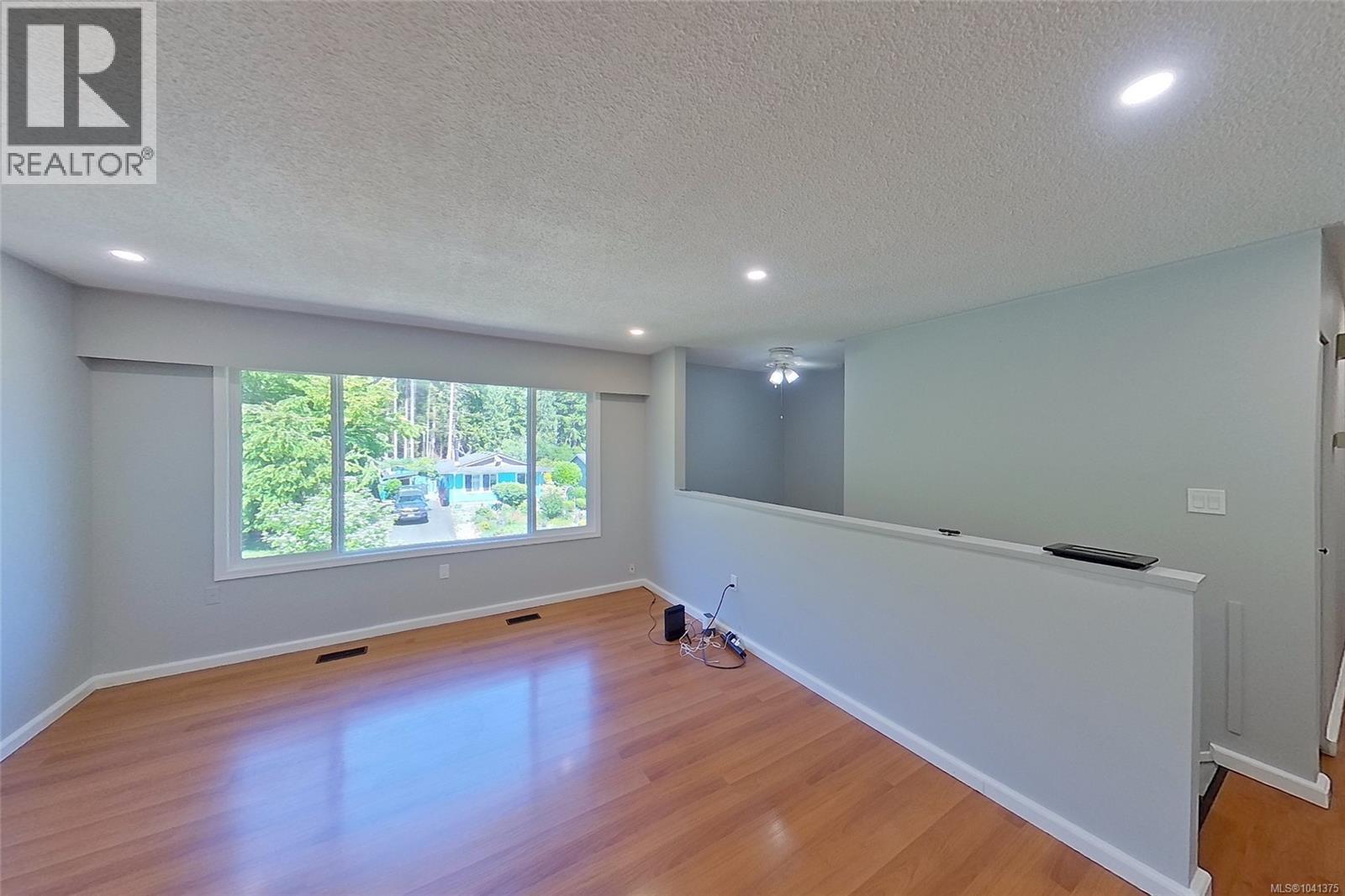7810 Daphne St - 6