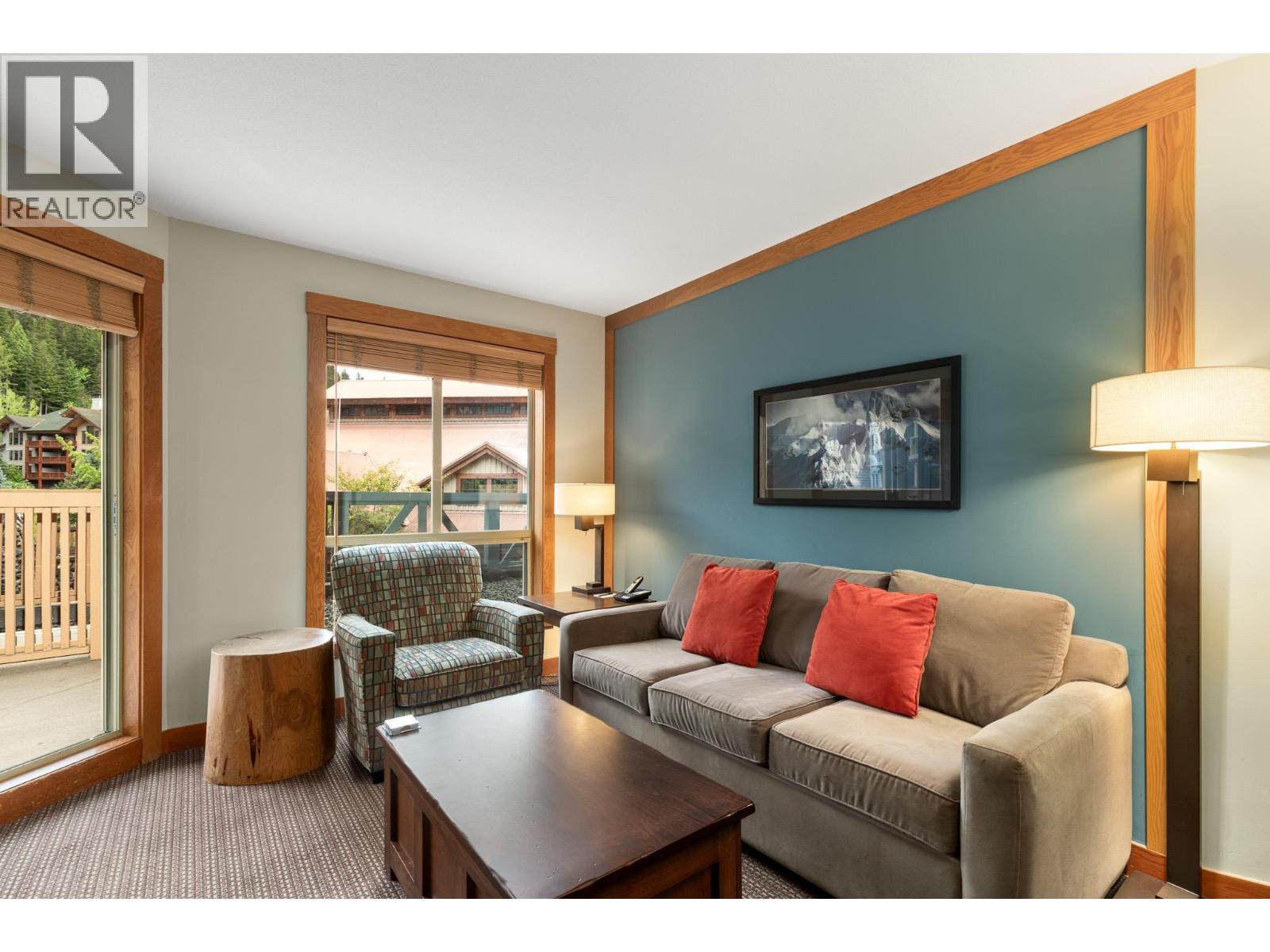 323C 2036 LONDON LANE, Whistler