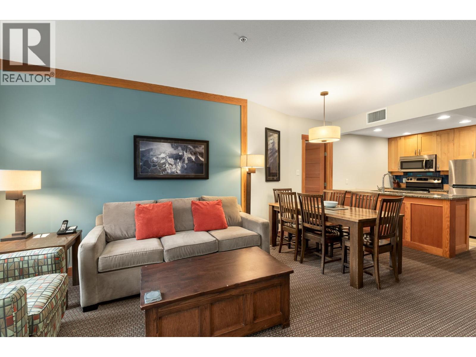 323C 2036 LONDON LANE, Whistler