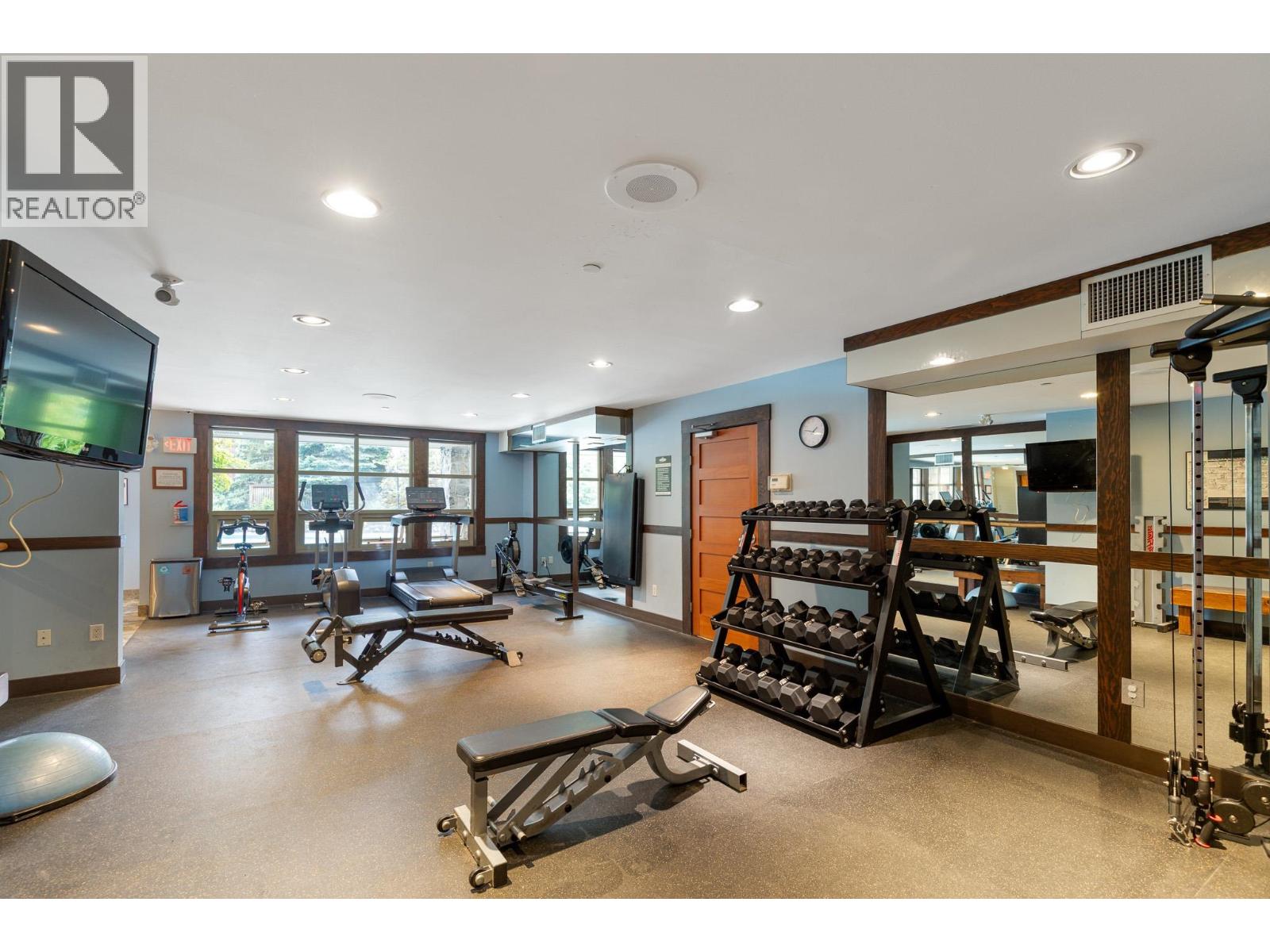 323C 2036 LONDON LANE, Whistler