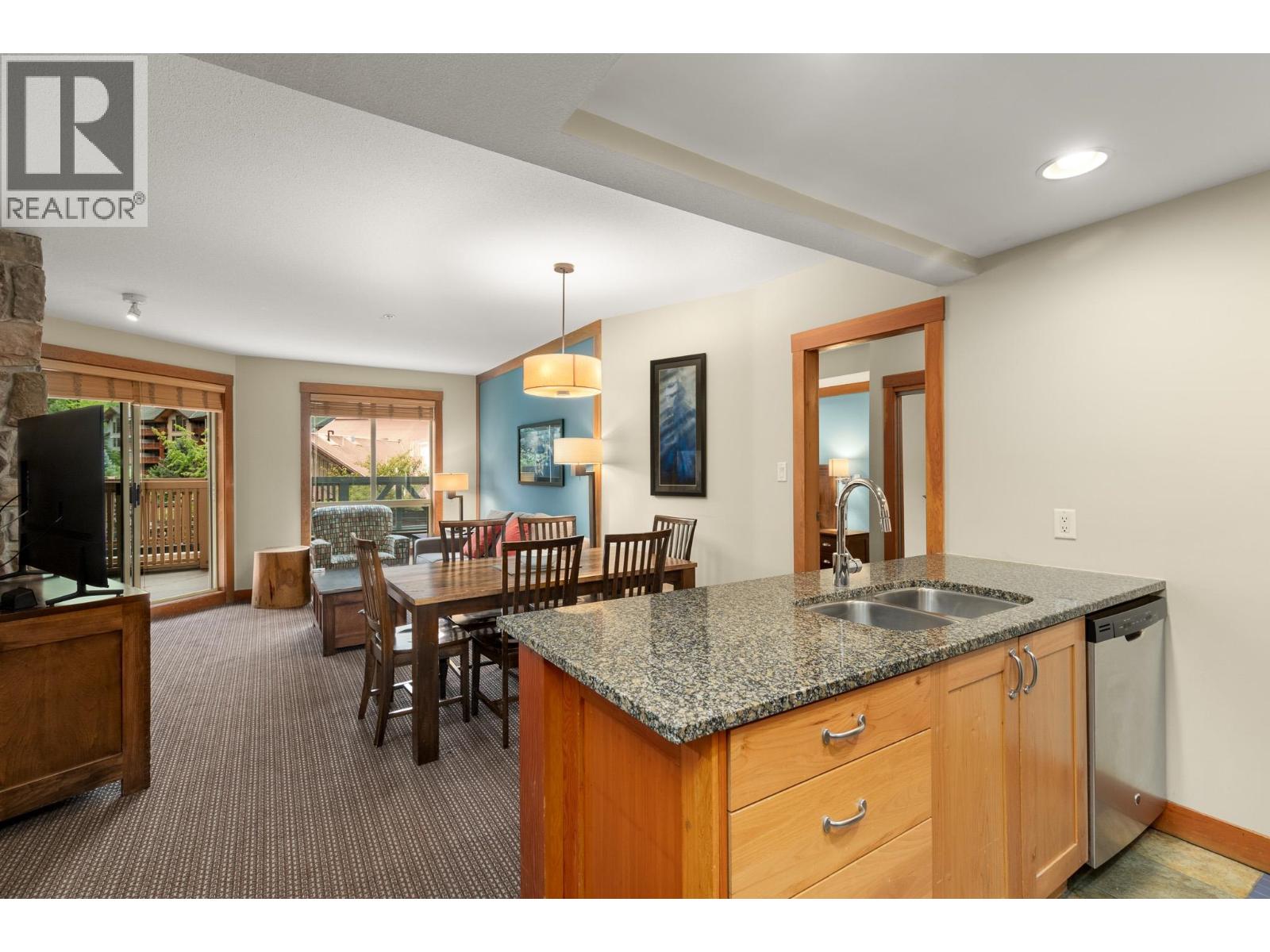 323C 2036 LONDON LANE, Whistler