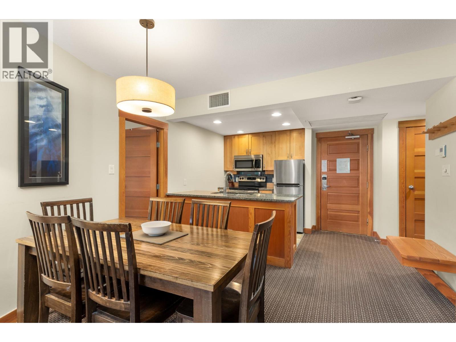 323C 2036 LONDON LANE, Whistler