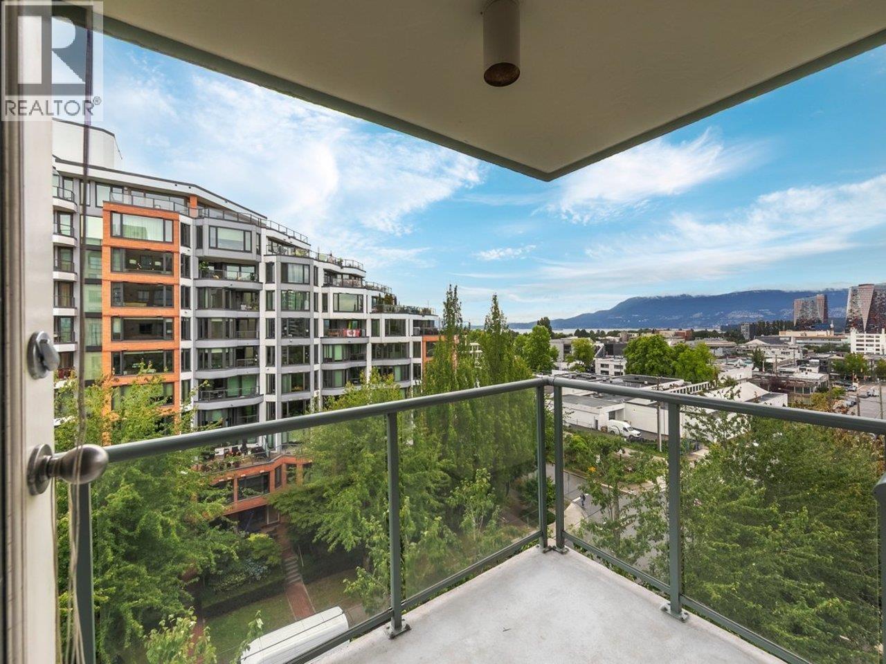 701 2288 PINE STREET, Vancouver