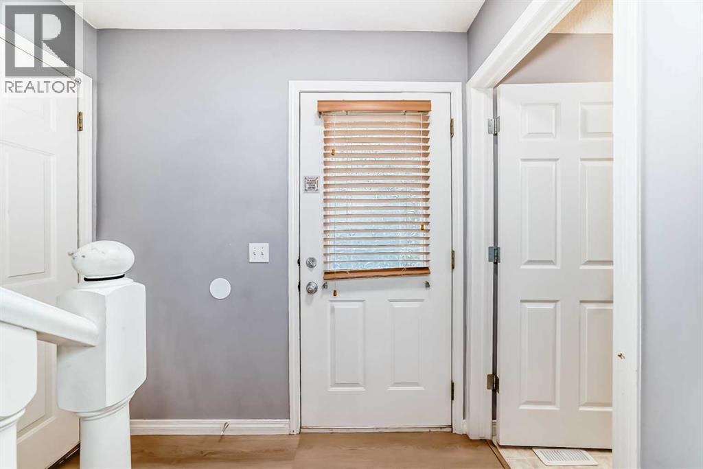 156 Simcoe Place SW - 4