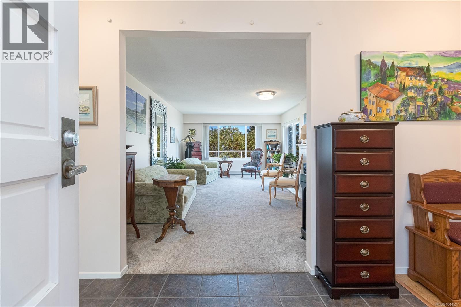 #607 2829 Arbutus Rd - 14