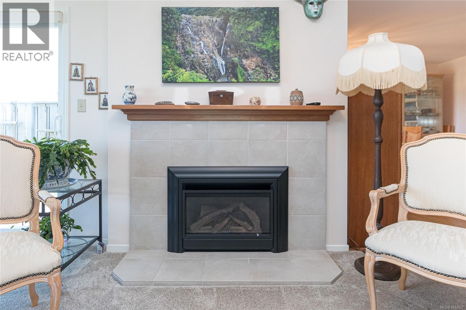 #607 2829 Arbutus Rd - 21